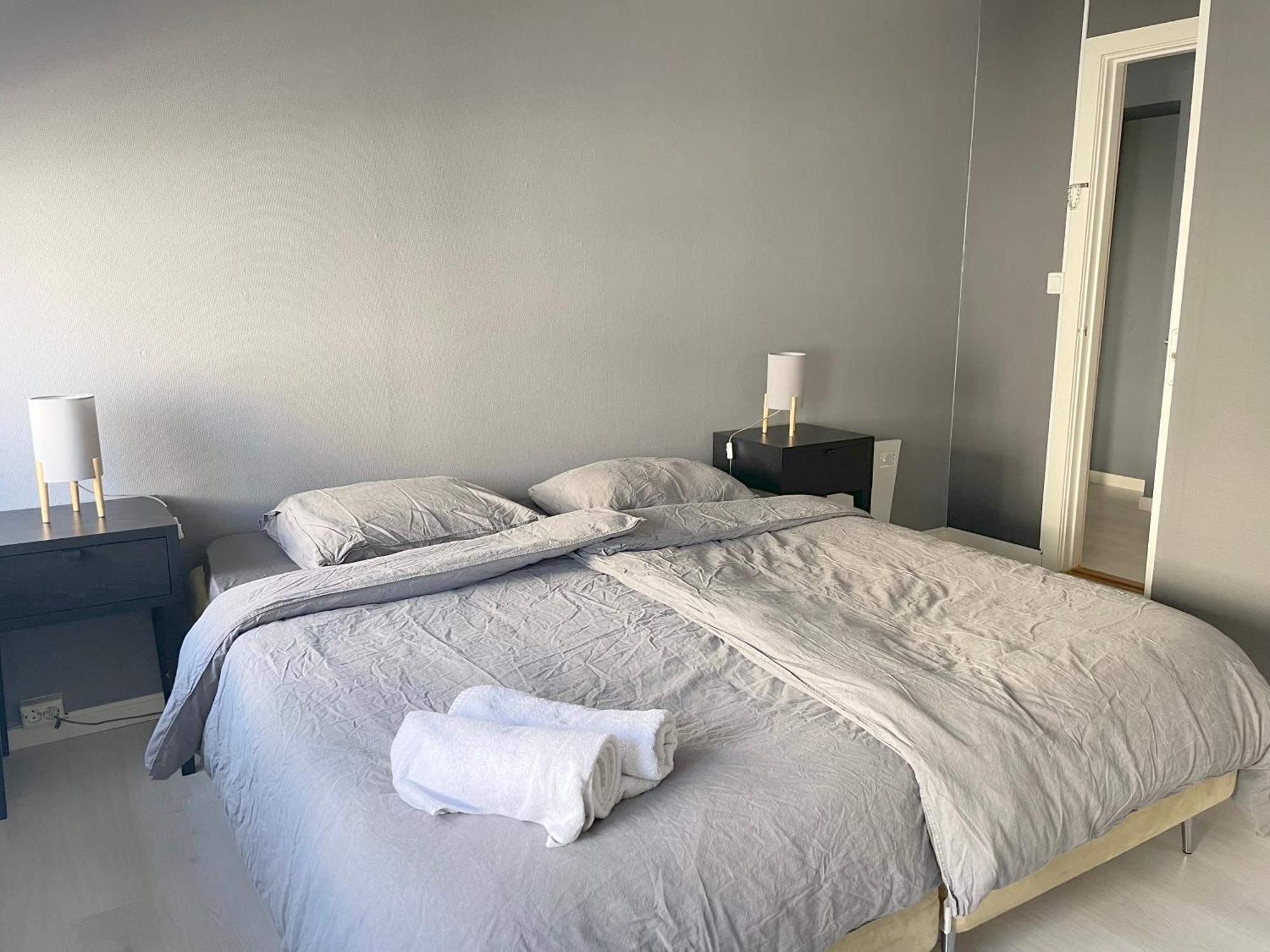 Apartment Center - Modern 80-m2 Flat With 3 Bedrooms *