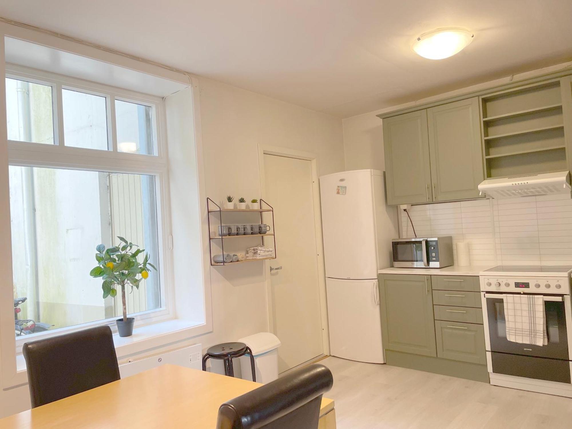 Center - Modern 80-m2 Flat With 3 Bedrooms *