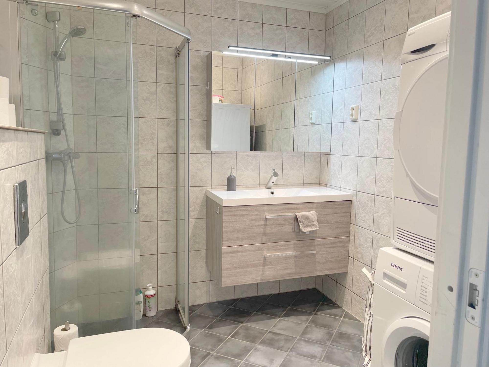 Center - Modern 80-m2 Flat With 3 Bedrooms