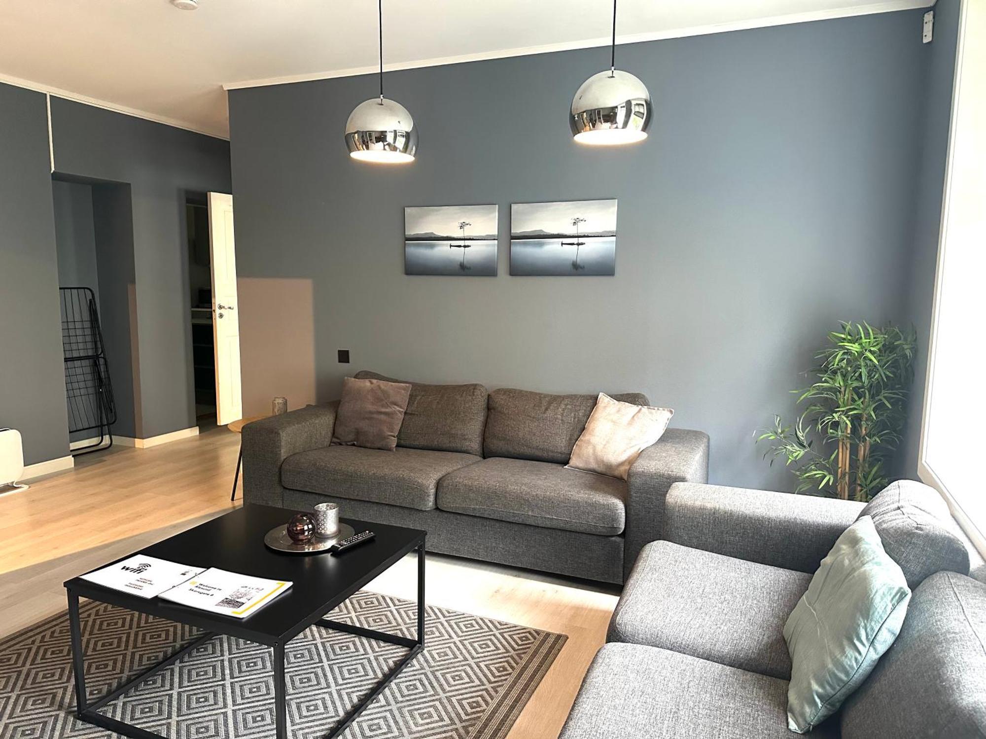 Center - Modern 80-m2 Flat With 3 Bedrooms *